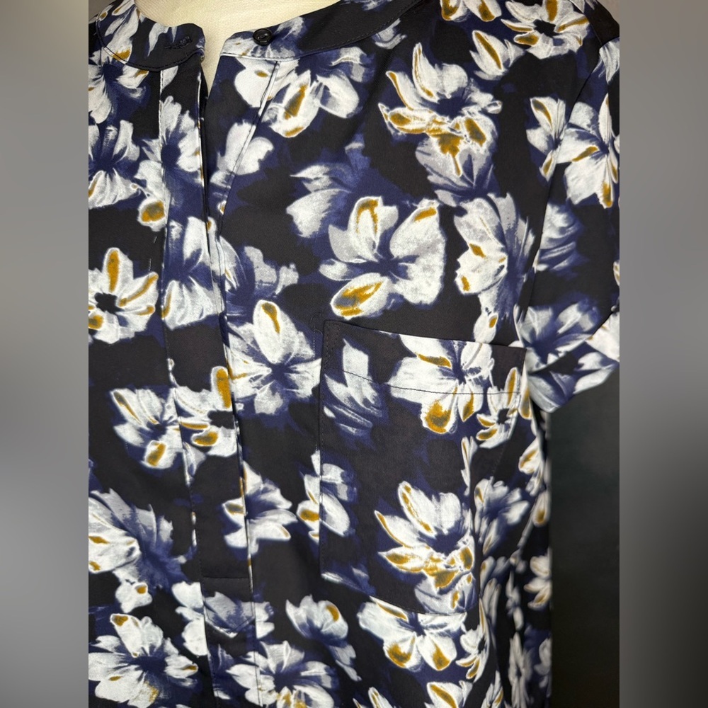 Floral Navy Women's Top - Picture 2 of 10